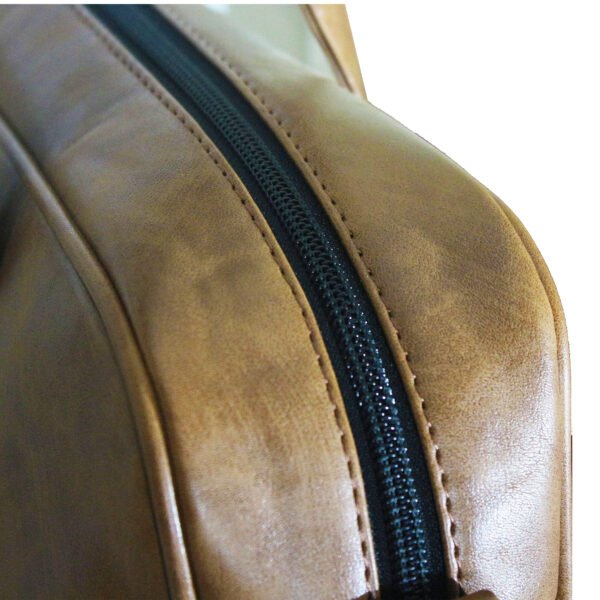 VASKA classic tan unisex laptop bag - Image 4