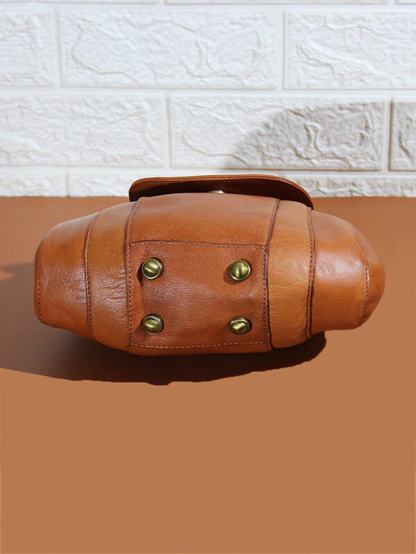 VASKA genuine leather tan satchel - Image 4
